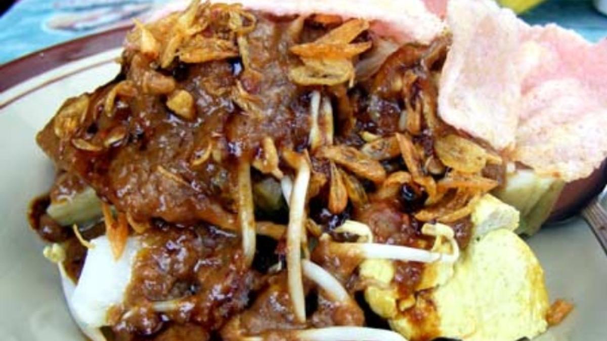 Ilustrasi kupat tahu, kuliner legendaris di Bandung, Jawa Barat yang cocok untuk menu sarapan.