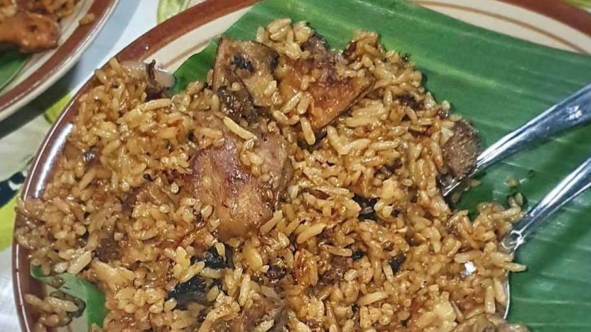 3 spot nasi goreng enak, murah dan porsi melimpah di Solo.