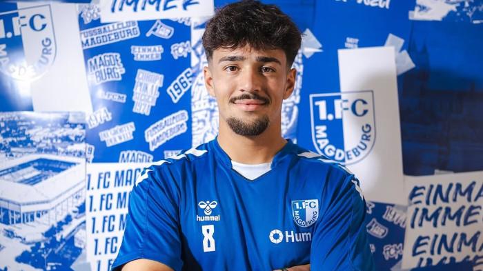KETURUNAN INDONESIA - Pemain keturunan Indonesia-Jerman, Laurin Ulrich, dalam acara podcast bersama klub Bundesliga 2, FC Magdeburg, Jumat (19/9/2025). (Instagram Magdeburg - 20/9/2025)