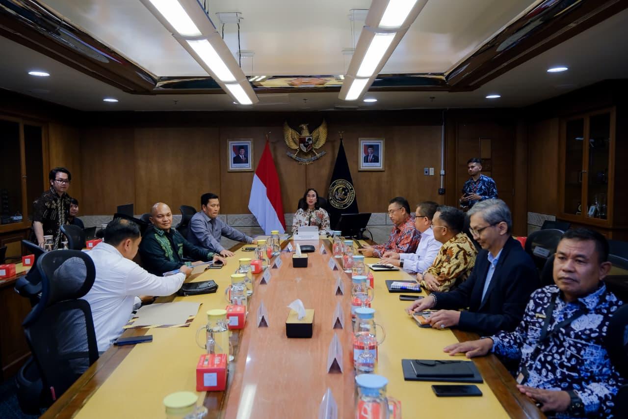 Suasana pertemuan Bupati Haili Yoga dengan Menteri Pariwisata Widiyanti, Rabu (13/5/2026).