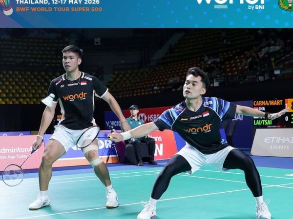 Leo Rolly Carnando/Daniel Marthin menantang jagoan tuan rumah pada perempat final Thailand Open 2026.