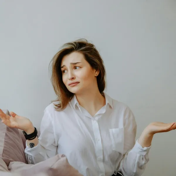 woman who has doubts about quantum jumping