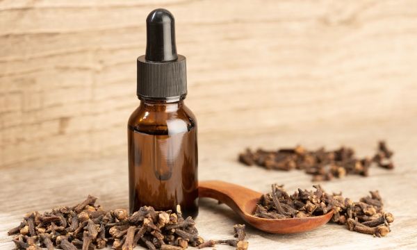 Clove Water For Skin