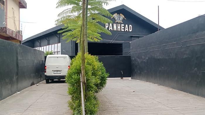 TKP - Pan Head Palembang, lokasi tempat seorang anggota TNI tewas ditembak sesama TNI, Sabtu (15/5/2026) dini hari. Lokasi di gerbang nampak sepi.