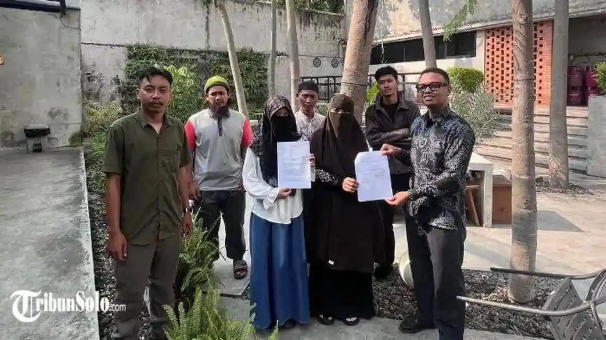 KIAI CABULI ANAK KANDUNG - Kuasa hukum korban dugaan kasus pelecehan seksual oleh ayah kandung, Sabtu (16/5/2026).