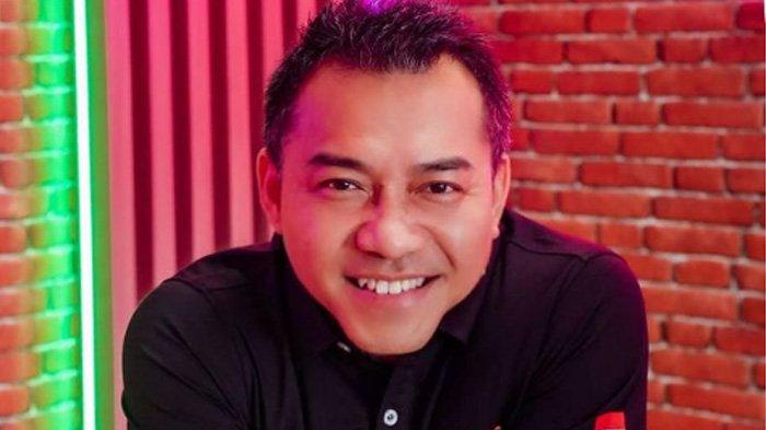 Anang berhasil meraih gelar Magister (S2) dari program studi Magister Pengembangan Sumber Daya Manusia (PSDM) di Universitas Airlangga.