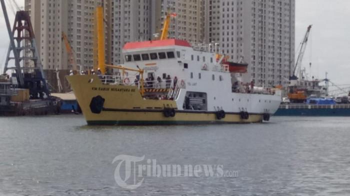 KM SABUK NUSANTARA - Pelni kembali mendapat penugasan dari Kementerian Perhubungan untuk menyelenggarakan angkutan bantuan kemanusiaan bagi korban tsunami Selat Sunda dengan KM Sabuk Nusantara, Selasa (25/12/2018). Cek jadwal kapal perintis Pelni KM Sabuk Nusantara 106 Voyage 13.2026 yang melakukan pelayaran pada 23 Mei - 1 Juni 2026.