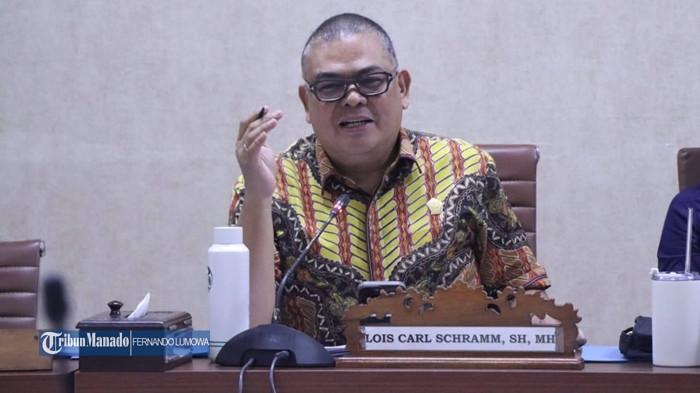 DPRD SULUT - Wakil Ketua Komisi IV DPRD Sulawesi Utara, Louis Carl Schramm saat pimpin Rapat Dengar Pendapat (RDP) bersama Dinas Pendidikan Daerah (Dikda) dan Dinas Tenaga Kerja dan Transmigrasi (Disnakertrans) Provinsi Sulawesi Utara.