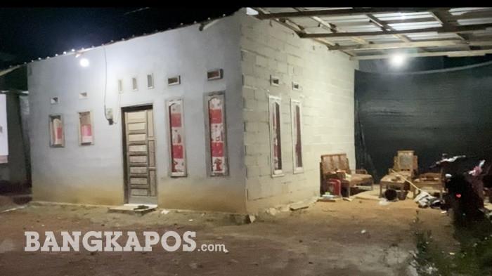 TKP PENUSUKAN — Rumah pelaku, TKP terjadinya perkelahian berujung penusukan oleh Anja terhadap Fauzi, sepupunya sendiri hingga meninggal dunia di Desa Kacung, Kecamatan Kelapa, Bangka Barat, Senin (18/5/2026).