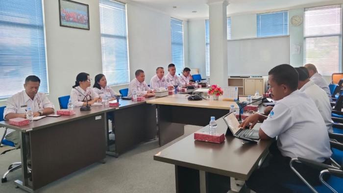 Suasana dialog KPID NTT dan Balmon Kelas I Kupang pada Senin