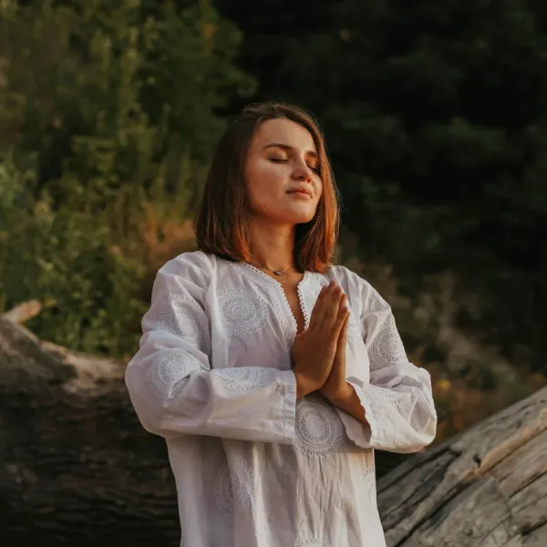 woman using focus to reduce pain