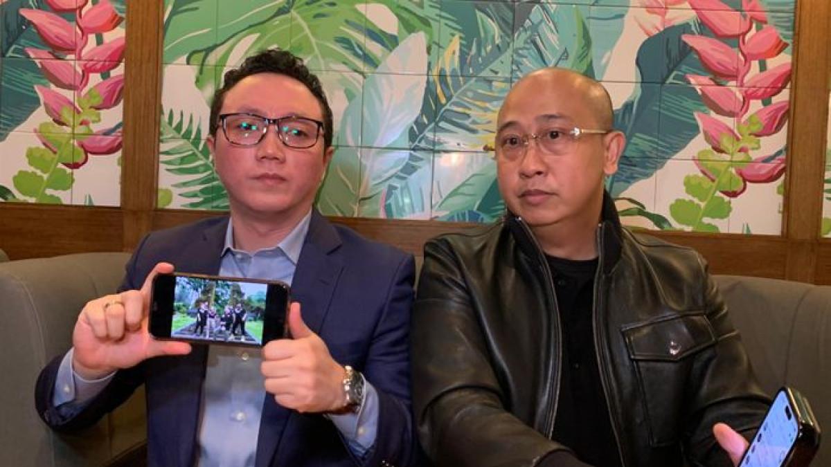 Kuasa hukum Sarwendah, Chris Sam Siwu dan Simon Abraham, di Tebet, Jakarta Selatan, Senin (18/5/2026).
