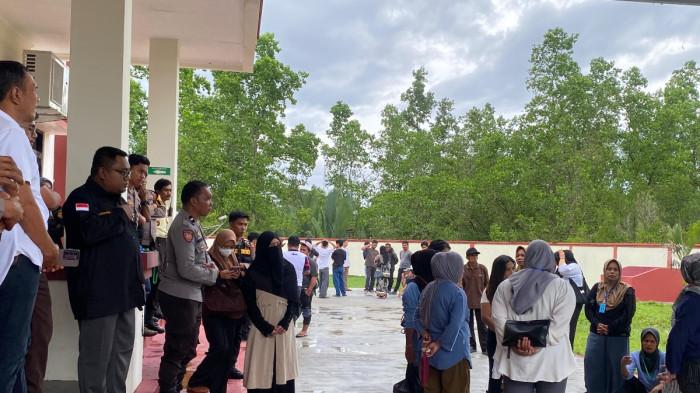 Suasana sidang putusan kasus pembunuhan karyawati koperasi, Hijrah di PN Pasangkayu