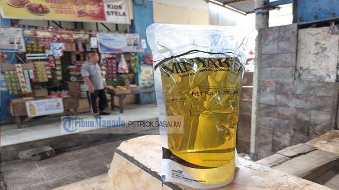 HARGA - Potret MinyaKita di Pasar Karombasan Manado, Sulawesi Utara pada Rabu (20/5/2026).