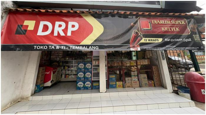Toko Ta dan Ti yang berada di Tembalang, Kota Semarang, Jawa Tengah.