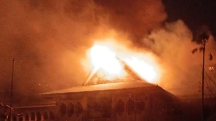 KEBAKARAN MALAM INI - Kebakaran di Kantor Bupati Bulungan, Kalimantan Utara pada Rabu 20 Mei 2026 malam ini.