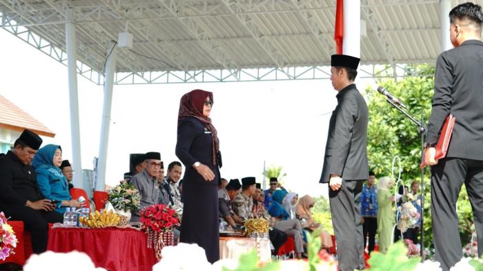UPACARA - Pemerintah Kabupaten Bolaang Mongondow Selatan (Bolsel) menggelar upacara peringatan Hari Pendidikan Nasional (Hardiknas) sekaligus Hari Kebangkitan Nasional (Harkitnas) ke-118 Tahun 2026. Upacara dipimpin langsung oleh Bupati Bolsel H Iskandar Kamaru.