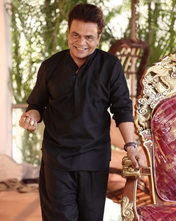 Did Rajpal Yadav Subtly Take A Dig At Saurabh Dwivedi? Cryptic Post Amid Kartavya Trolling Creates Buzz 997972