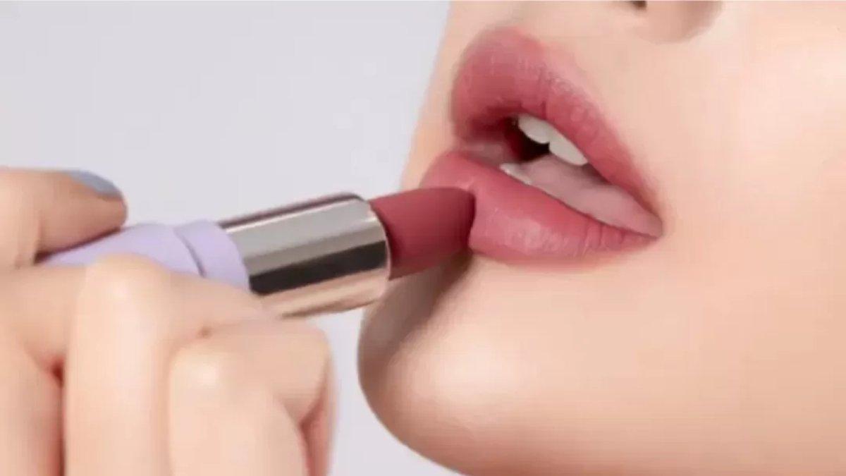 Ilustrasi lipstik dengan harga terjangkau namun tetap berkualitas.