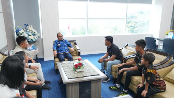 Pelatih dan Atlet MF Taekwondo silaturahmi dengan Gubernur Sulbar Suhardi Duka