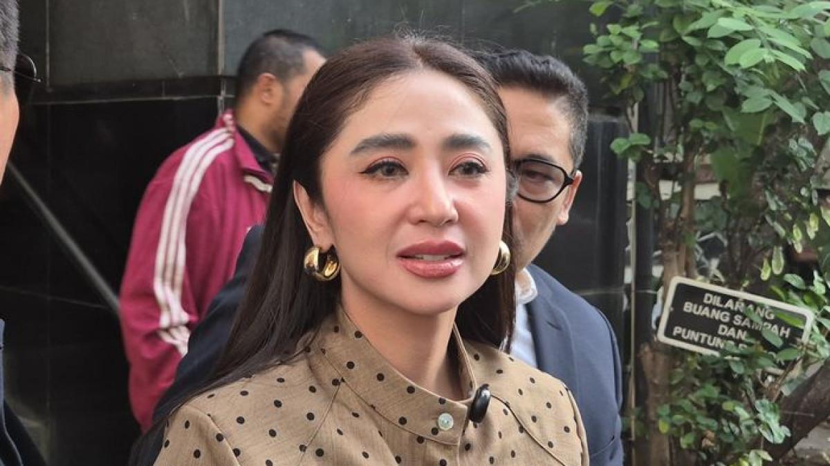 JAGA MENTAL ANAK - Dewi Perssik Rela Kuliah Psikologi demi Gabriel di Tengah Sorotan Publik.