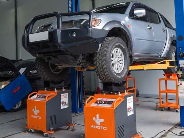 Pengecekan kaki-kaki mobil pakai alat Kyoto Shaking Machine