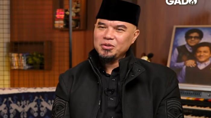 NIAT CERAIKAN MULAN- Musisi sekaligus anggota DPR RI, Ahmad Dhani, kembali membuat pengakuan mengambil keputusan untuk ceraikan Mulan Jameela setahun lalu