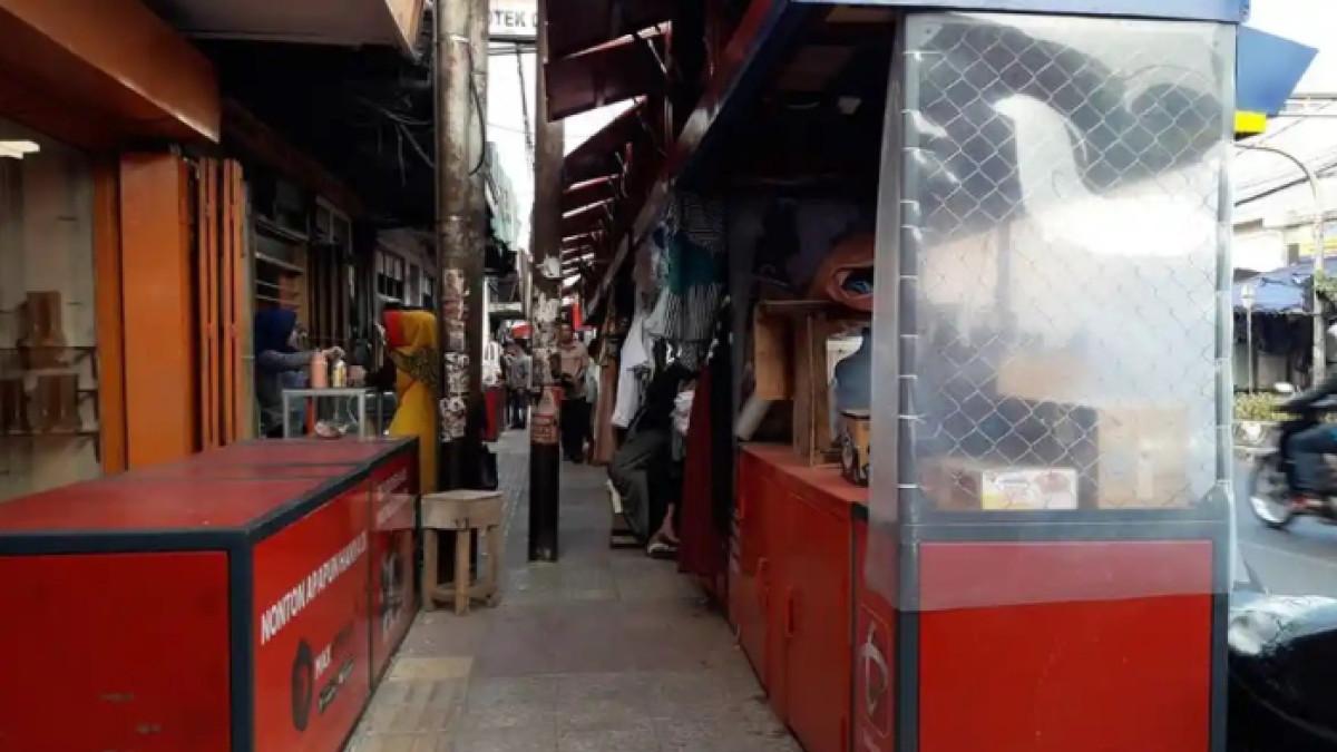 PKL CICADAS BANDUNG - Jejak panjang PKL Cicadas sejak kolonial berakhir tragis digusur proyek BRT Bandung modernisasi kota