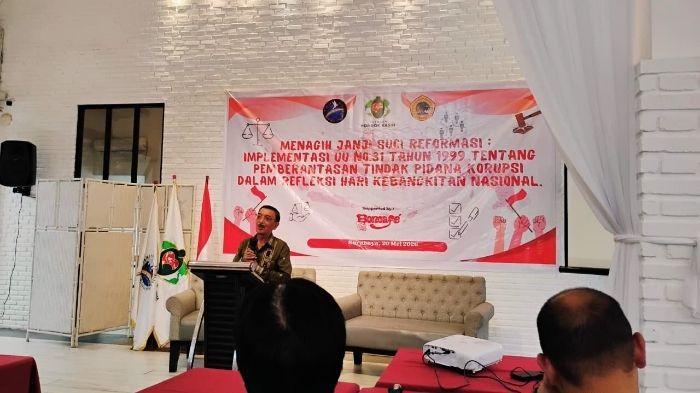 Ketua YPTA Surabaya, J. Subekti membuka kuliah lapangan