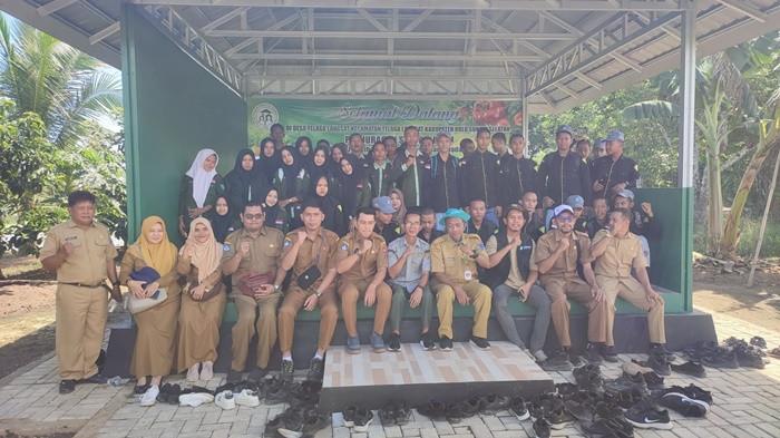 Foto bersama pelajar dan guru SMKN 2 bersama Dinas Pertania