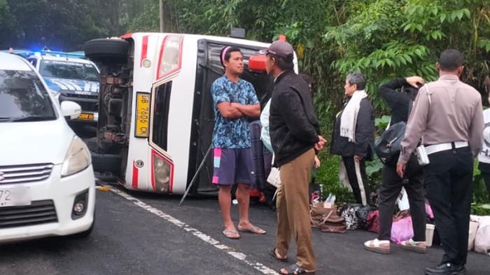 Kecelakaan Bus Rombongan WKI di Desa Pontak Minsel