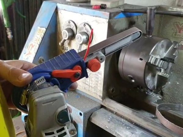 Ini alat belt sander buat kerok jalur rumah roller semakin mudah dan cepat
