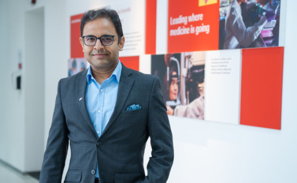 Upendra Patkie said Johnson & Johnson Innovative Medicine Vietnams goal remains the same: improving diagnosis, strengthening referral systems, optimizing disease management models, and enhancing treatment outcomes. Photo by Duc Thinh