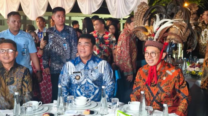 MENTERI KEBUDAYAAN - Menteri Kebudayaan Republik Indonesia Fadli Zon tiba di lokasi peresmian Museum Negeri Provinsi Sulawesi Utara di Kota Manado, Jumat (22/5/2026) malam. Agenda peresmian dijadwalkan dimulai pukul 20.00 WITA.