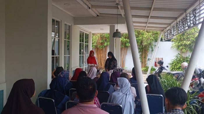 Suasana pelatihan Strawberry Pudding Cheesecake di Rumah BUMN Sidoarjo