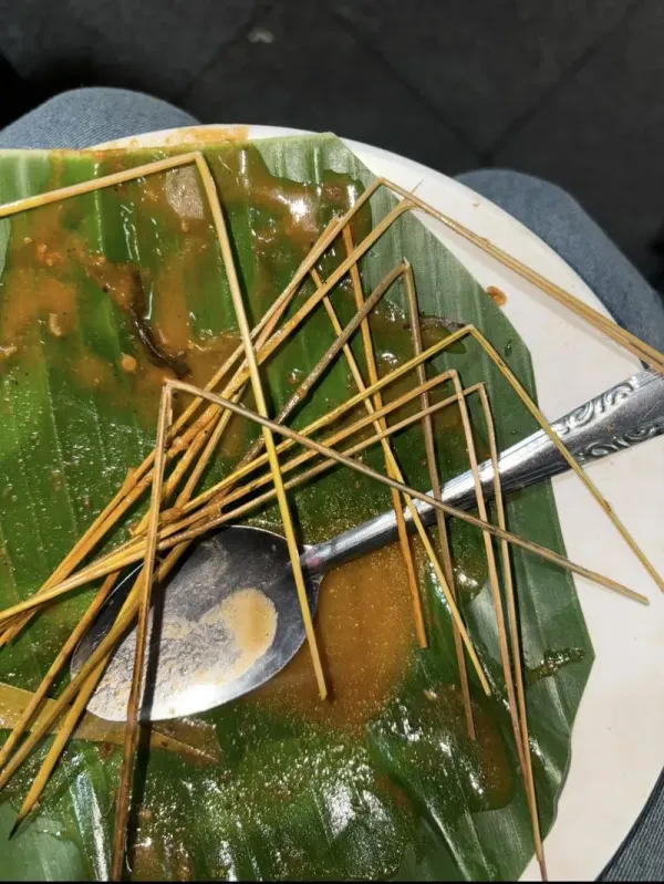 Geger Tusuk Sate Bekas Diduga Dicuci Ulang, Ini Klarifikasi Penjualnya!