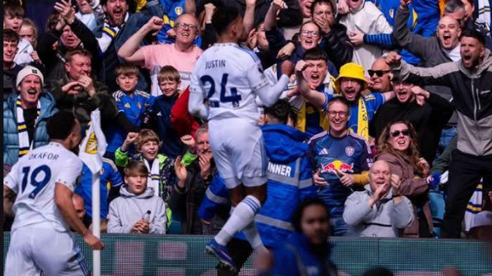 PEMAIN LEEDS UNITED -
