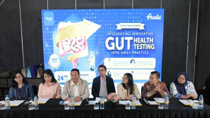 Seminar Nasional Dokter ke-20 yang digelar oleh Prodia di Excotel Hotel Surabaya, Minggu (24/5/226)
