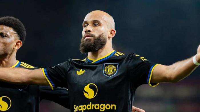 Selebrasi penyerang Man United, Bryan Mbeumo setelah mencetak gol ke gawang Arsenal di Emirates Stadium, Senin (26/1/2026). Laga tersebut selesai dengan skor 1-1 di babak pertama.