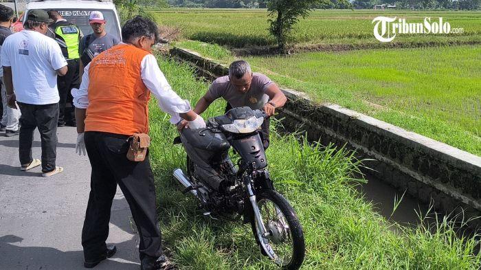Mayat pria ditemukan di aliran sungai irigasi, berawal dari temuan motor tercebur di Desa