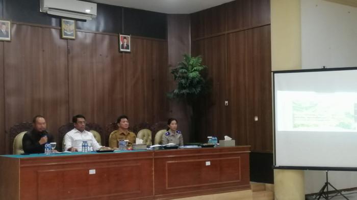 RAKOR - Wakil Bupati Bolmong Dony Lumenta, secara resmi membuka kegiatan rapat koordinasi reforma agraria di atas pengelolaan Badan Bank Tanah, Senin (25/05/2026).