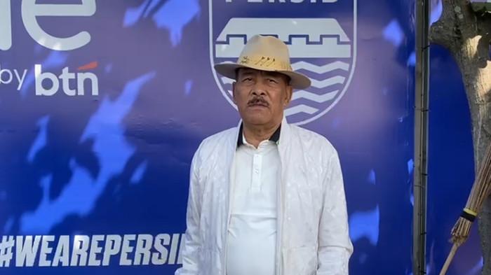 LATIHAN - Manajer Persib Bandung, Umuh Muchtar di Lapangan Pendamping, Stadion GBLA, Kota Bandung, Rabu (13/5/2026).