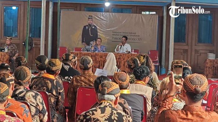 GELAR GREBEG - Rapat Grebeg Besar Pakubuwono XIV Purbaya di Talang Paten, Selasa (19/5/2025). Dua kubu Keraton Kasunanan Surakarta akan mengadakan Grebeg Besar di hari berbeda.