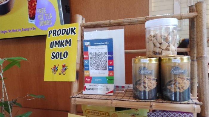 Sejumlah produk UMKM binaan Rumah BUMN Solo terpajang di lobi Hotel Ibis Style Solo.