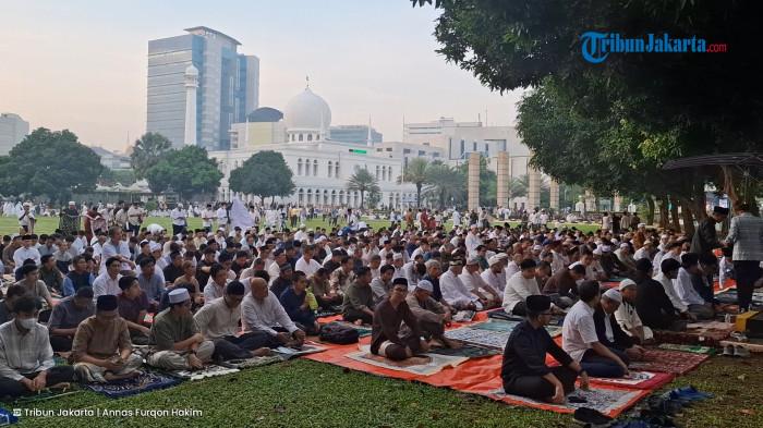 Salat Idul Adha di Masjid Agung Al-Azhar, Jakarta Selatan, Rabu (27/5/2026).