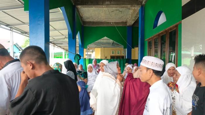 IDUL ADHA - Jamaah Masjid At-Taqwa Desa Paniki Atas, Kecamatan Talawaan, Kabupaten Minahasa Utara, melaksanakan Sholat Idul Adha 1447 Hijriah dengan khusyuk, Rabu (27/5/2026).