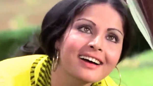 हे गाणं 1973 साली प्रदर्शित झालेल्या ब्लॅकमेल या चित्रपटातील आहे. या गाण्याला दिग्गज गायक किशोर कुमार यांनी आपला जादुई आवाज दिला होता.  या गाण्याचं चित्रीकरण त्या काळाच्या मानाने अतिशय वेगळ्या पद्धतीने करण्यात आलं होतं.