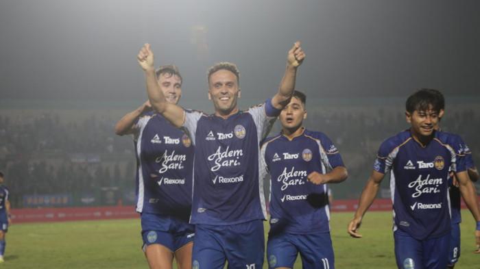 Pemain PSIM Yogyakarta saat berlaga di Super League 2025/2026.