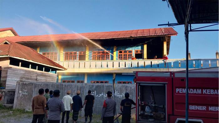 KEBAKARAN - Bangunan Pesantren Ahlussunnah Waljamaah, Simpang Balik, Kecamatan Wih Pesam, Kabupaten Bener Meriah terbakar, Jumat (29/5/2026).