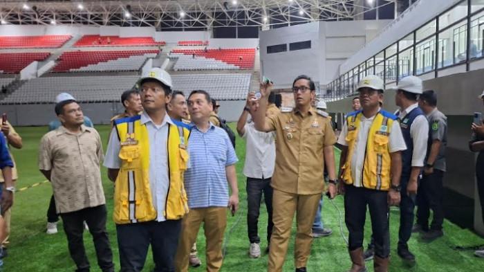 TINJAU STADION TELADAN - Wali Kota Medan Rico Tri Putra Bayu Waas meninjau Stadion Teladan, salah satu calon venue untuk ajang Piala AFF 2026, pada Rabu (20/5/2026).